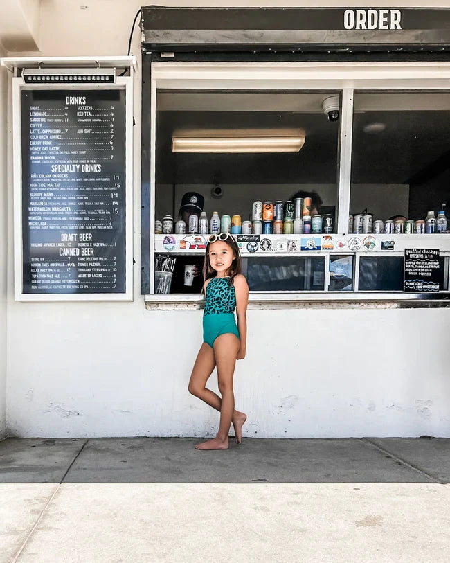 Main-Design Kinder Badeanzug Lena MMLena0348 grün / leo
