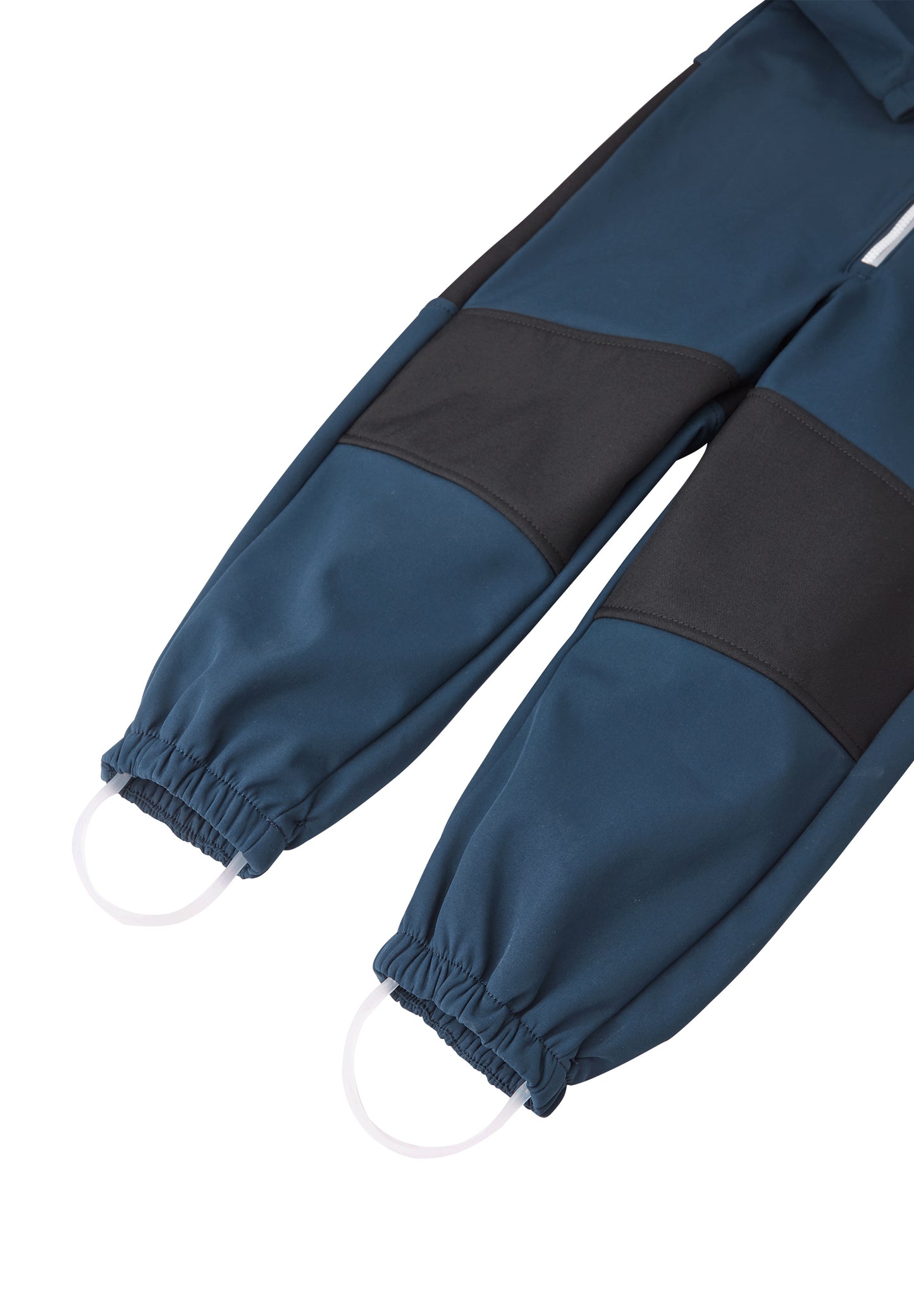 REIMA gefütterter Softshell-Overall<br> Nurmes<br>Gr. 104 - 128<br> Waldspielgruppe, Outdoor, KiTa<br> innen weiches Fleece, aussen Softshell<br> Bein- und Po extra strapazierfähig<br> abnehmbare Fussgummi<br> WS 10'000 mm